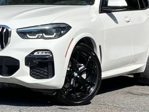 Used 2021 BMW X5 xDrive40i w/ M Sport Package image 2