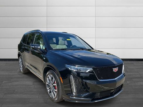 Certified 2025 Cadillac XT6 Sport w/ Technology Package image 7