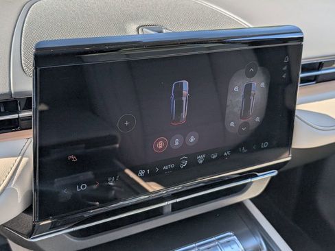 New 2025 Lincoln Nautilus Reserve AWD/4WD image 19