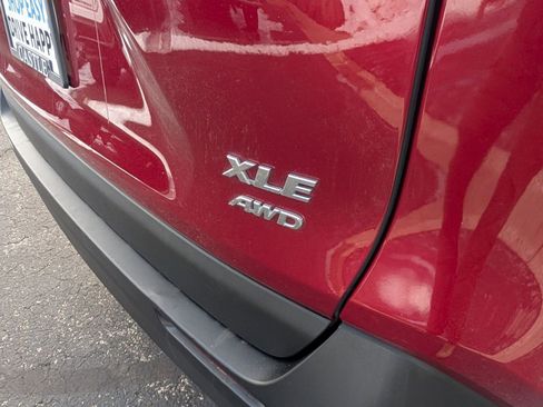 Used 2020 Toyota RAV4 XLE Premium image 14