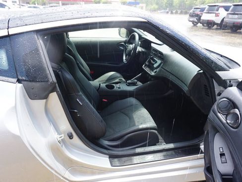 Used 2025 Nissan Z Performance w/ Floor Mat Package RWD image 13