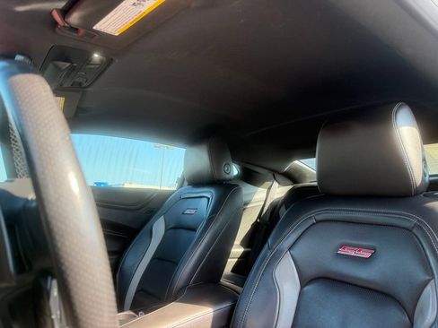 Used 2019 Chevrolet Camaro SS w/ Black Appearance Package RWD image 15