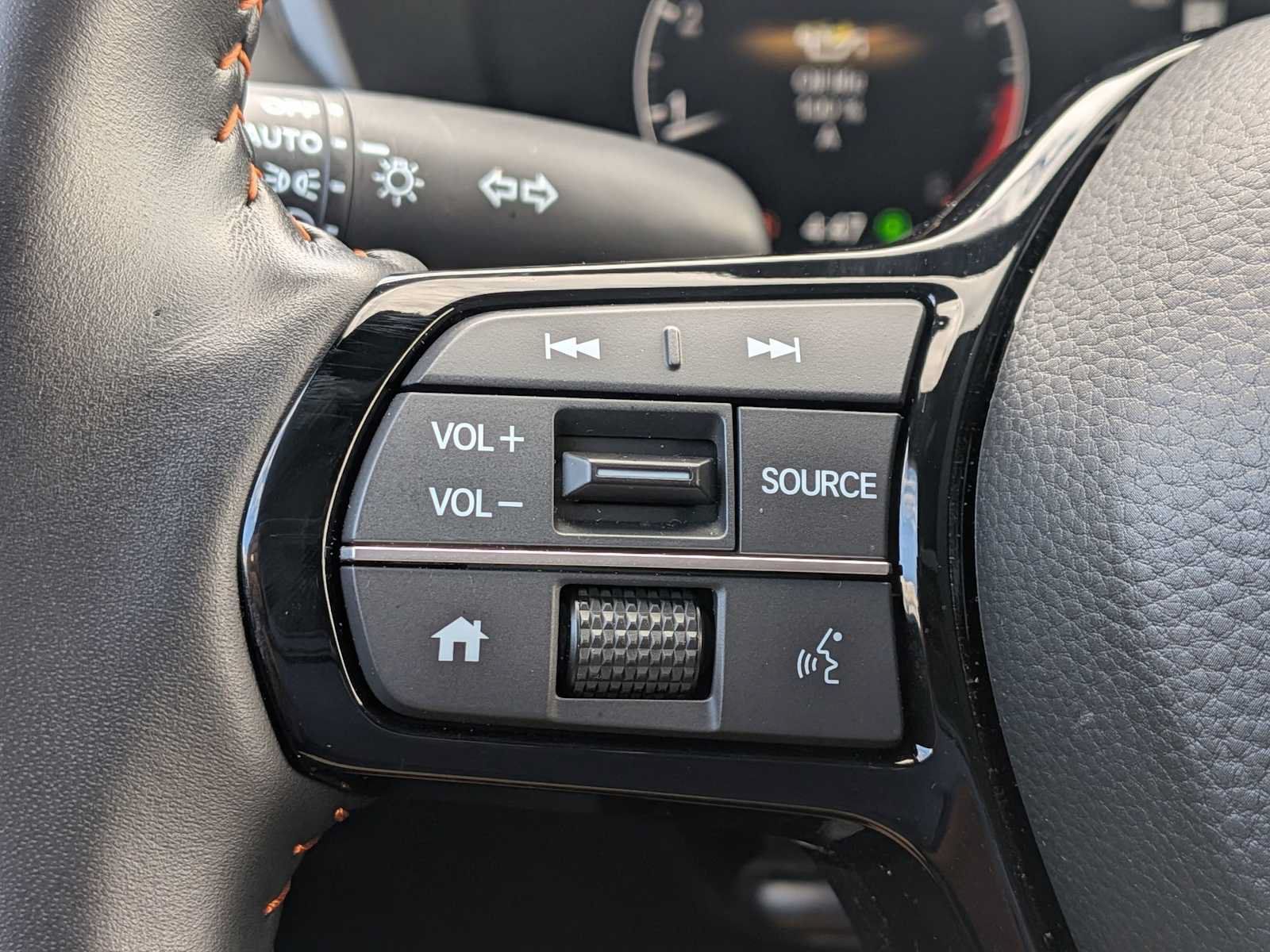 Certified 2025 Honda HR-V Sport image 22
