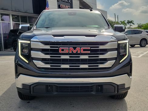 Used 2022 GMC Sierra 1500 SLE AWD/4WD image 2