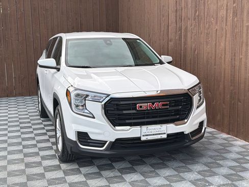 Used 2024 GMC Terrain SLE FWD image 10