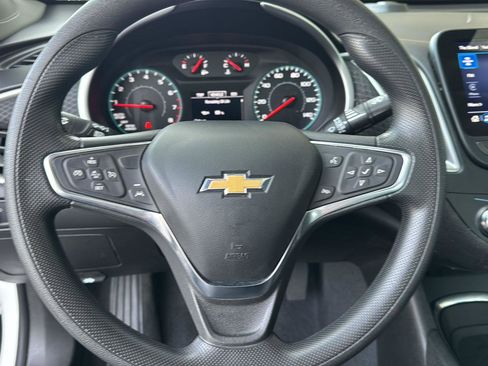 Used 2024 Chevrolet Malibu LT image 17