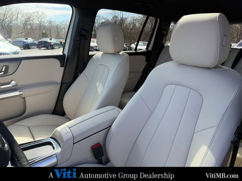 Used 2026 Mercedes-Benz GLB 250 4MATIC image 13