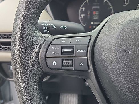 Certified 2025 Honda HR-V LX image 20