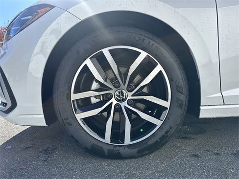 New 2025 Volkswagen Jetta SE image 11