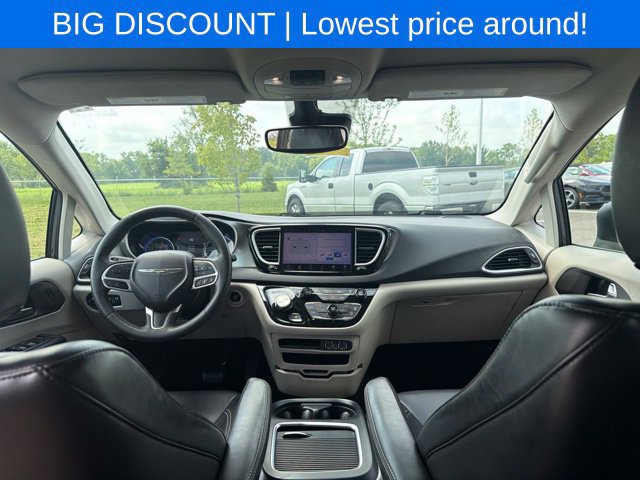 Used 2023 Chrysler Pacifica Touring-L FWD image 20