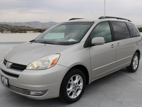 Used 2005 Toyota Sienna XLE FWD image 6