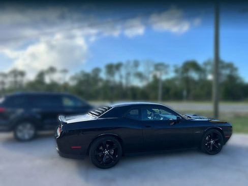Used 2018 Dodge Challenger R/T Plus RWD image 9