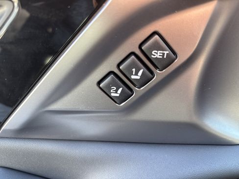 Used 2020 Subaru Outback Limited w/ Popular Package #2 image 16