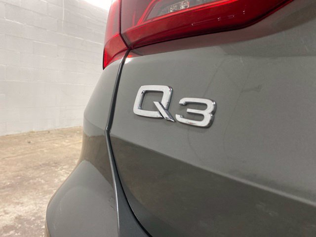 Used 2024 Audi Q3 2.0T Premium w/ Convenience Package AWD/4WD image 98