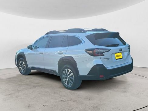 Certified 2025 Subaru Outback Premium AWD/4WD image 3