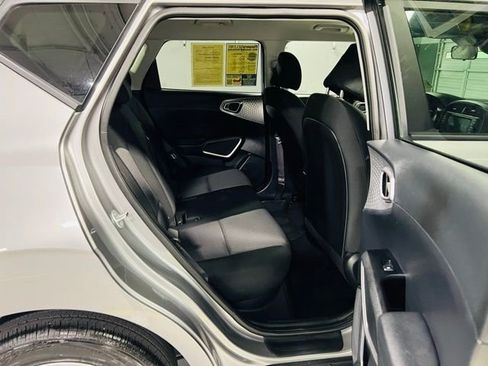 Used 2025 Kia Soul LX w/ LX Technology Package FWD image 27