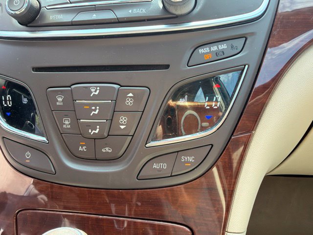 Used 2014 Buick Regal FWD image 24