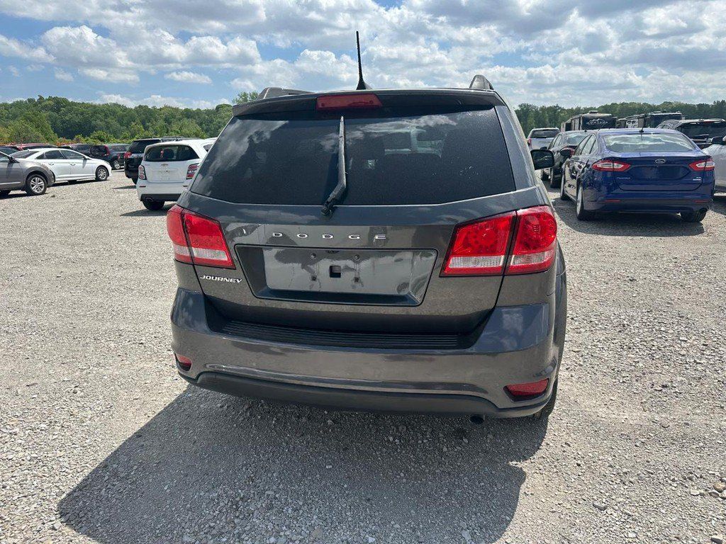Used 2019 Dodge Journey SE w/ Connectivity Group FWD image 5