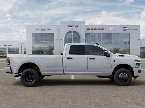 Used 2026 RAM 3500 Big Horn AWD/4WD image 22