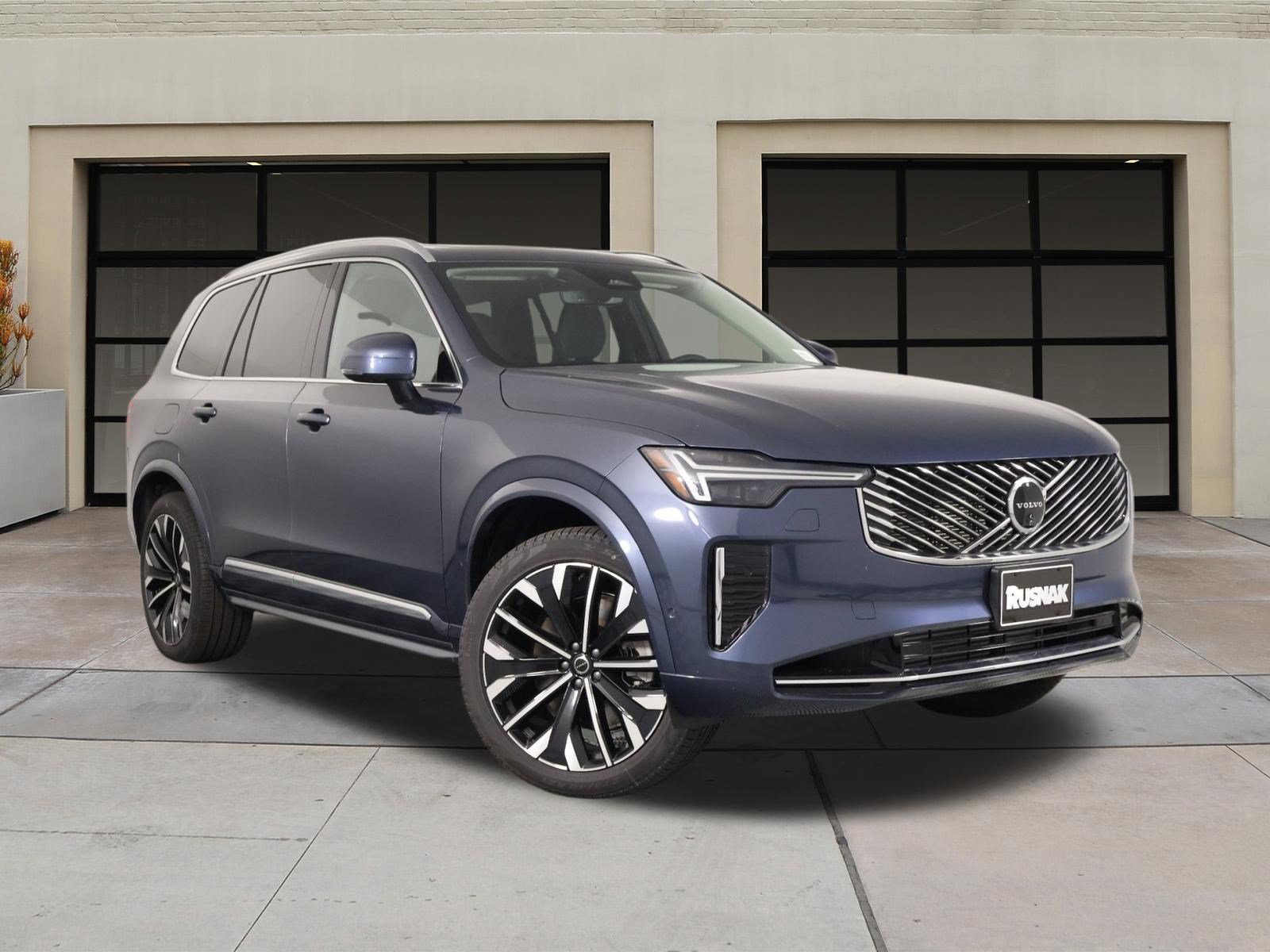 New 2026 Volvo XC90 T8 Plus w/ Protection Package AWD/4WD image 19