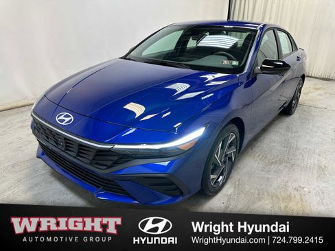 Certified 2025 Hyundai Elantra Sport FWD image 3