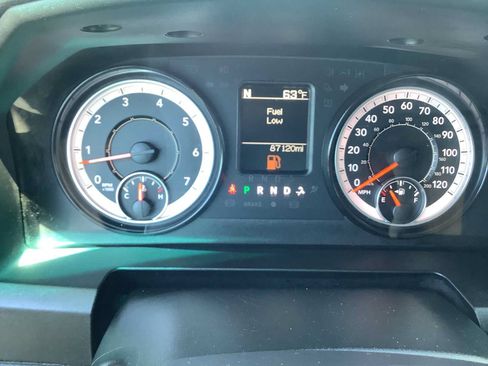 Used 2021 RAM 1500 Classic SLT AWD/4WD image 18