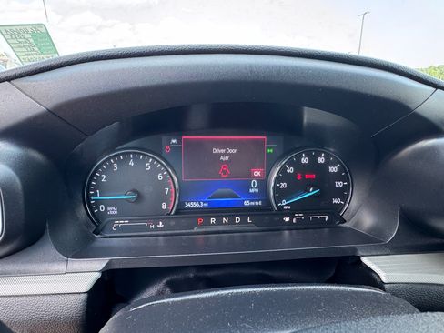 Used 2023 Ford Explorer XLT w/ Equipment Group 202A RWD image 16