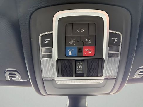 Used 2020 RAM 1500 Laramie image 12