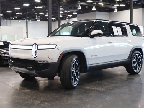 Used 2022 Rivian R1S Launch Edition Quad AWD/4WD image 3