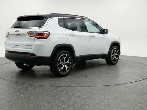 Used 2025 Jeep Compass Limited image 9