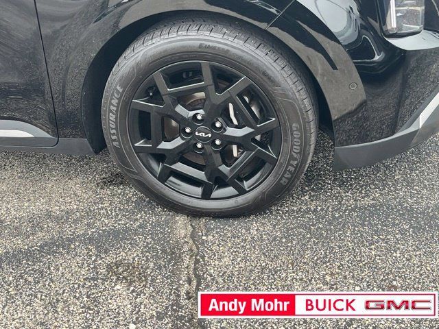 Used 2025 Kia Carnival SX w/ SX Dark Edition Package FWD image 28