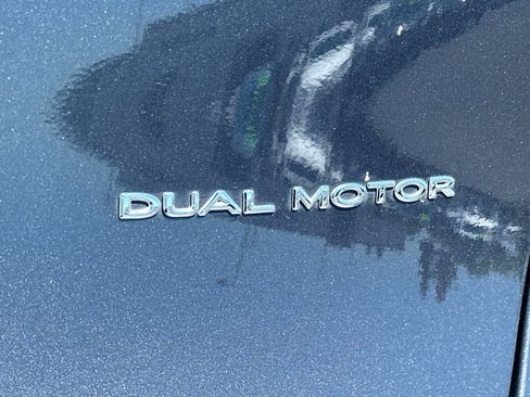 Used 2021 Tesla Model Y Long Range AWD/4WD image 32