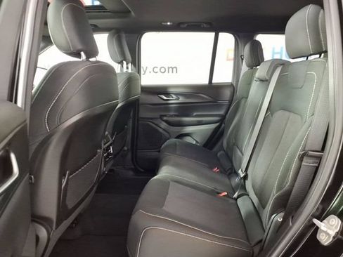 Used 2024 Jeep Grand Cherokee Laredo X w/ Luxury Tech Group I AWD/4WD image 10