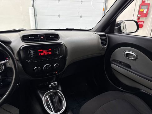 Used 2016 Kia Soul FWD image 15