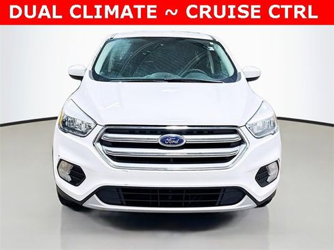 Used 2017 Ford Escape SE image 3