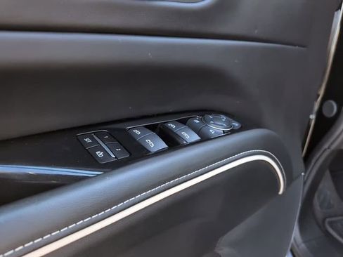 Used 2024 Cadillac Escalade V w/ LPO, ONYX Package image 14