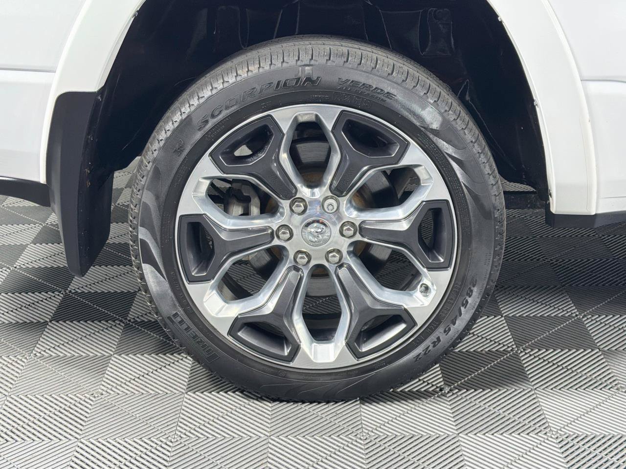 Used 2022 RAM 1500 Limited w/ Body-Colour Bumper Group AWD/4WD image 29