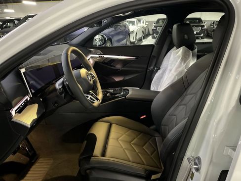 New 2026 BMW 540i xDrive w/ M Sport Package image 11