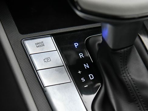 Used 2023 Hyundai Elantra SE image 22