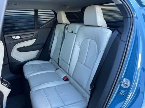 New 2025 Volvo XC40 B5 Ultra w/ Protection Package AWD/4WD image 11
