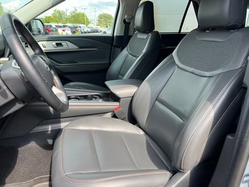 Used 2025 Ford Explorer Active w/ Active Comfort Package AWD/4WD image 23