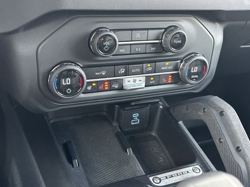 Used 2025 Ford Bronco Badlands image 20