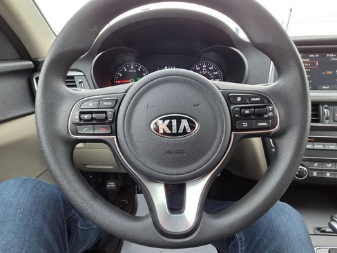 Used 2018 Kia Optima LX w/ 17" Alloy Wheels Package image 15