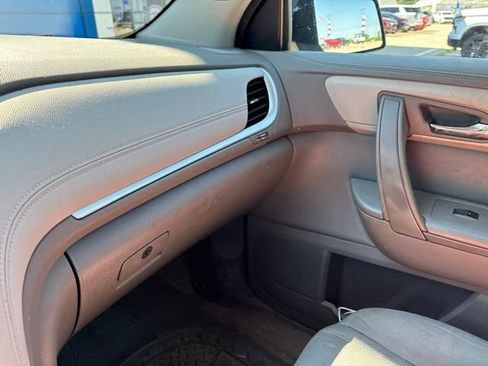 Used 2017 Chevrolet Traverse LS FWD image 25