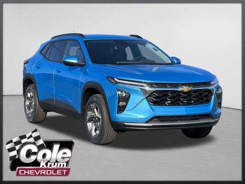 New 2026 Chevrolet Trax LT w/ Driver Confidence Package image 1