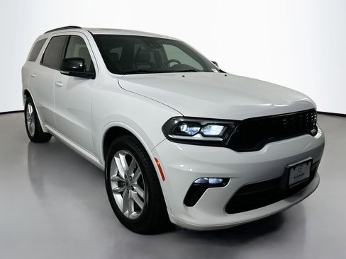 Used 2023 Dodge Durango GT image 3