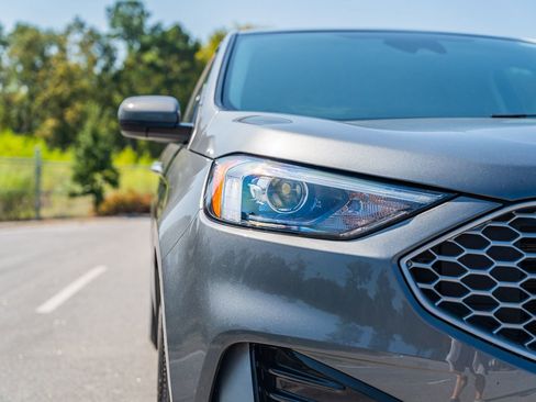 Used 2024 Ford Edge SEL image 10