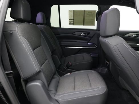 Used 2025 Chevrolet Traverse LT w/ Driver Confidence Package FWD image 40
