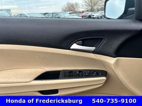 Used 2011 Honda Accord LX image 25