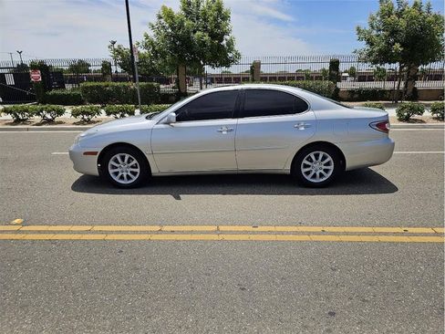 Used 2004 Lexus ES 330 FWD image 8